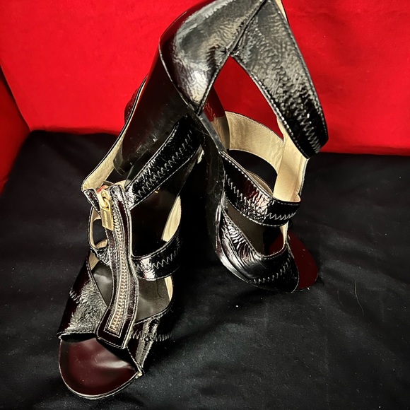 Michael Kors designer strapped heels. - Picture 4 of 4